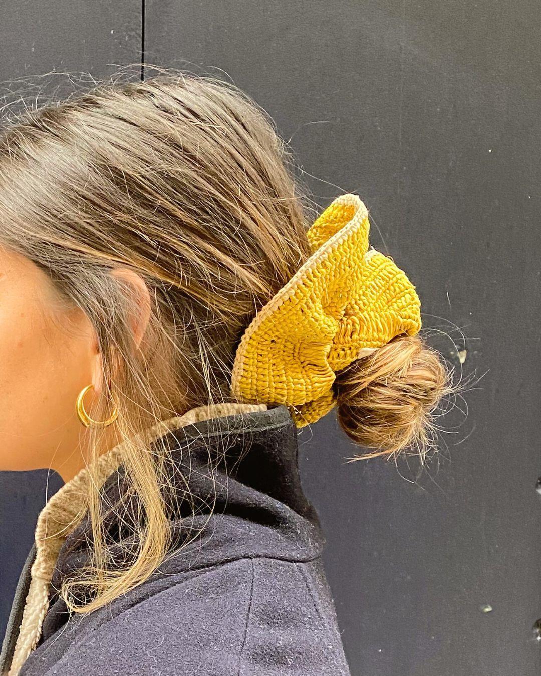 chouchou XL jaune en crochet