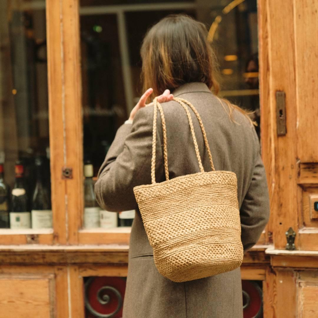 sac seau en crochet de raphia thé