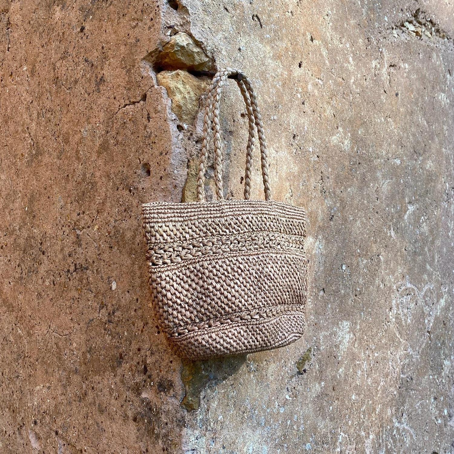 sac en raphia/sac cabas raphia/ sac été/ sac de plage/ sac fait main/ cabas en raphia/ cabas en crochet de raphia/ mode responsable/ sac en raphia élégant