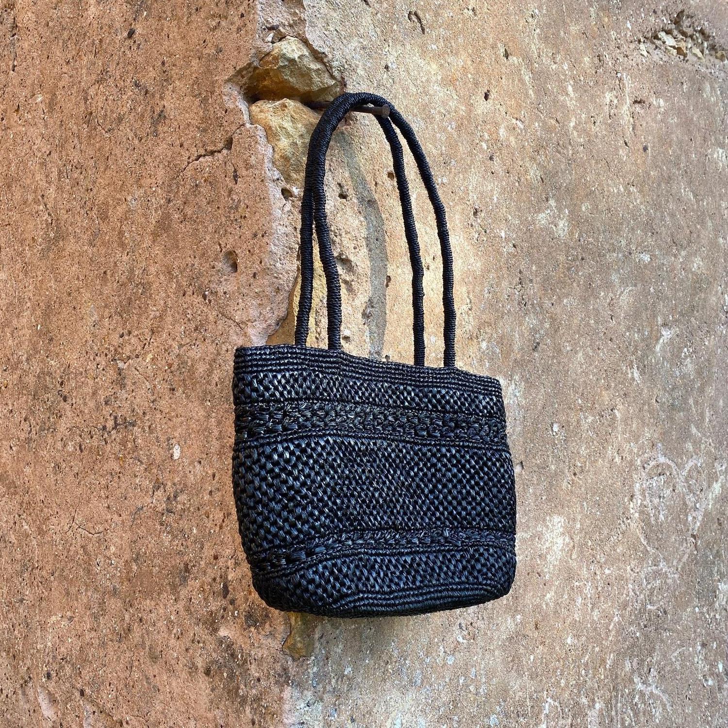 cabas en raphia/ sac cabas en raphia fait main/ sac en crochet de raphia/ sac en raphia noir/ sac élégant et authentique/ mode responsable