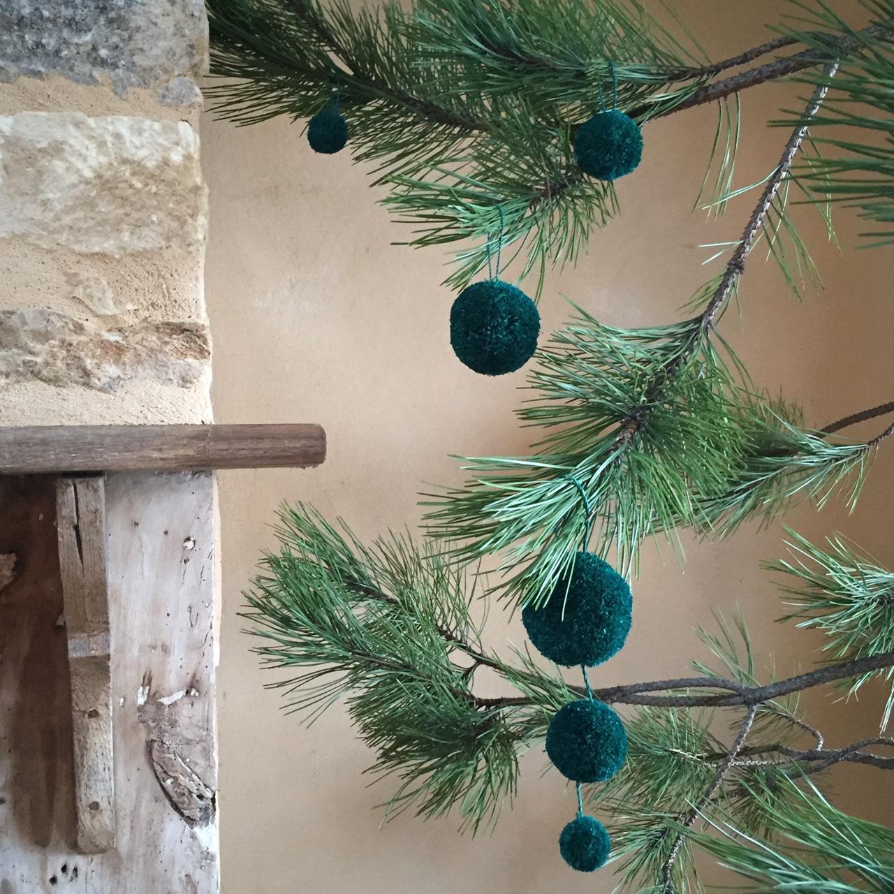 Ornement de noël en raphia/ décoration de Noël naturelle fait-main/boules de noël en raphia/ décoration de noël/ décoration pour sapin de noël