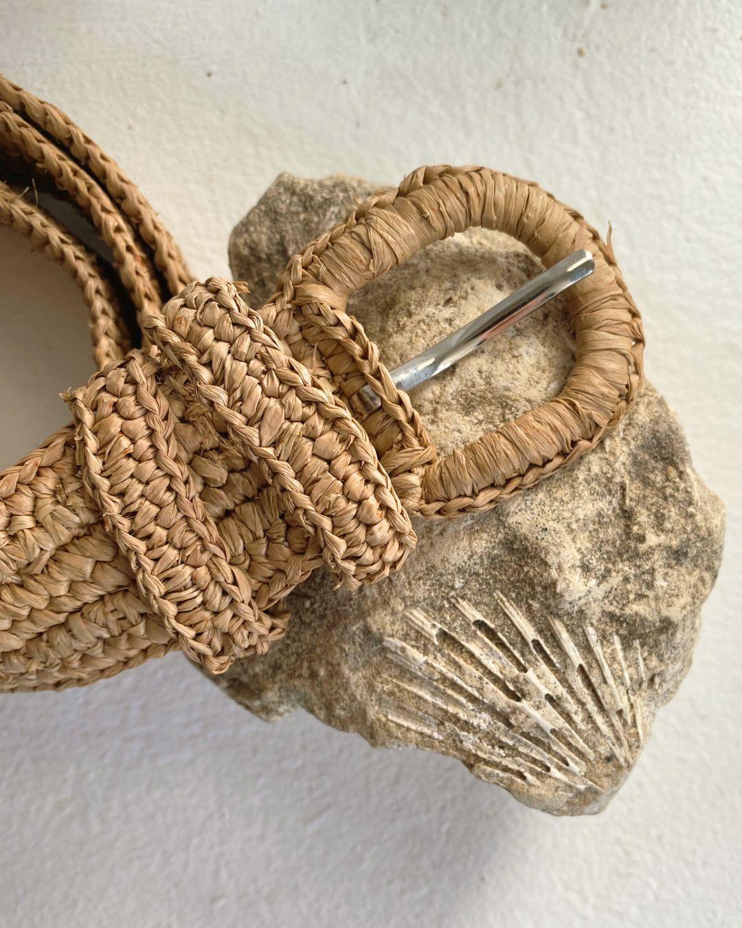ceinture à boucle en raphia