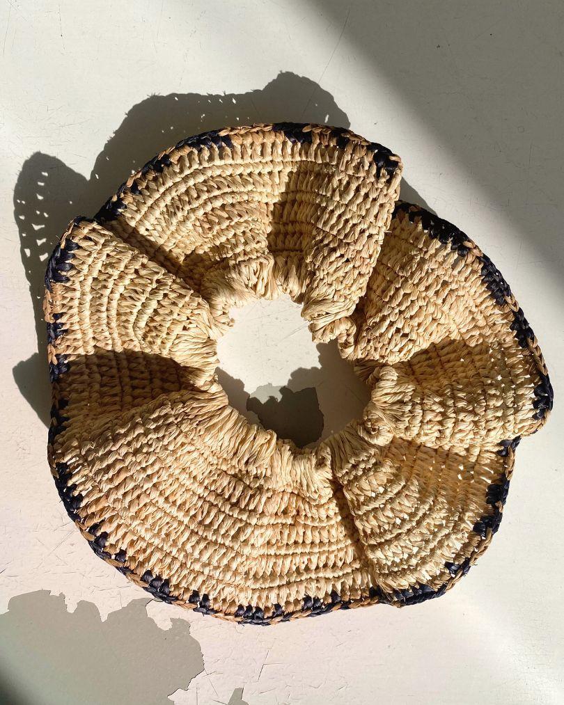 maxi chouchou en crochet de raphia LÉOPARD