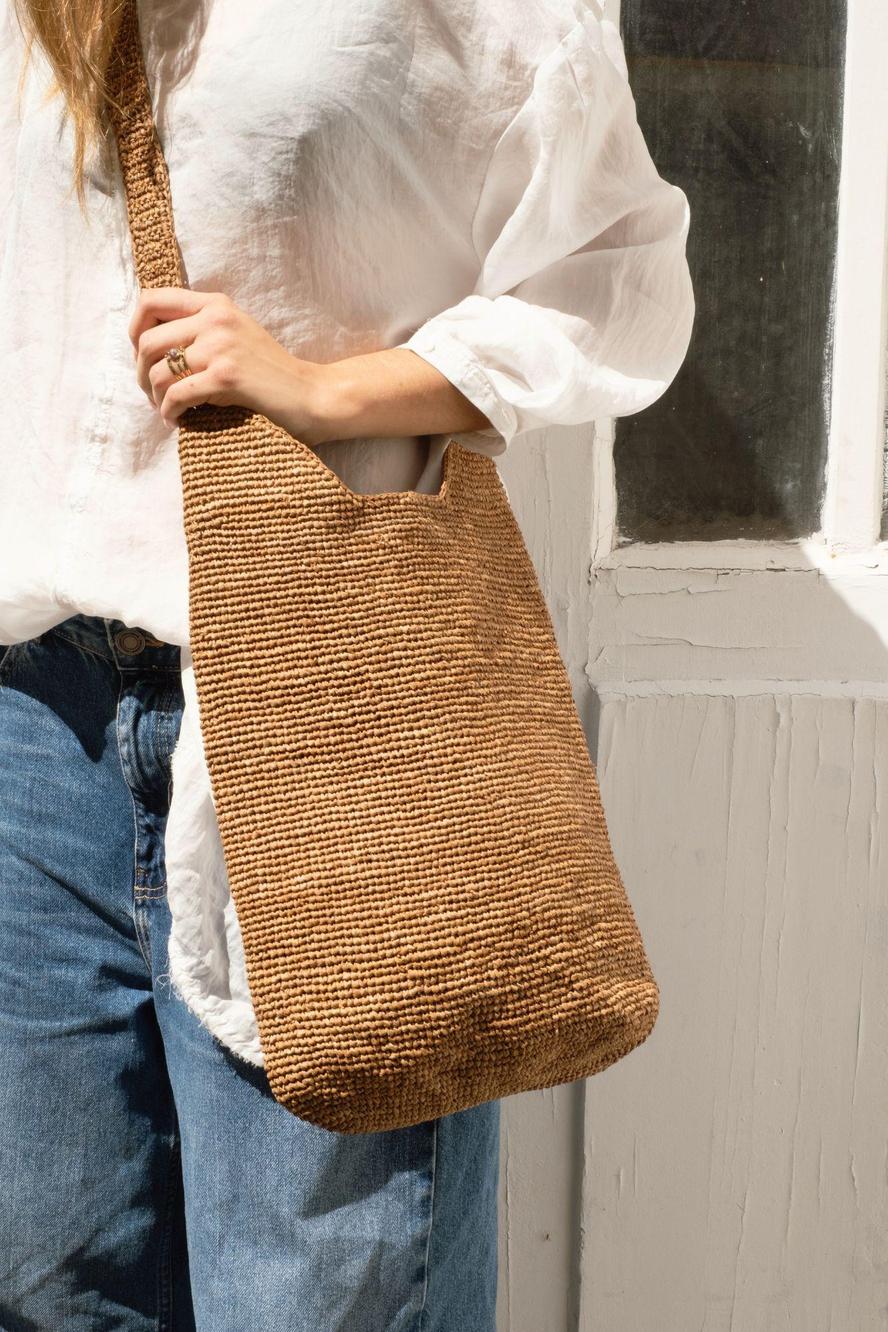 sac à bandoulière en raphia fait main