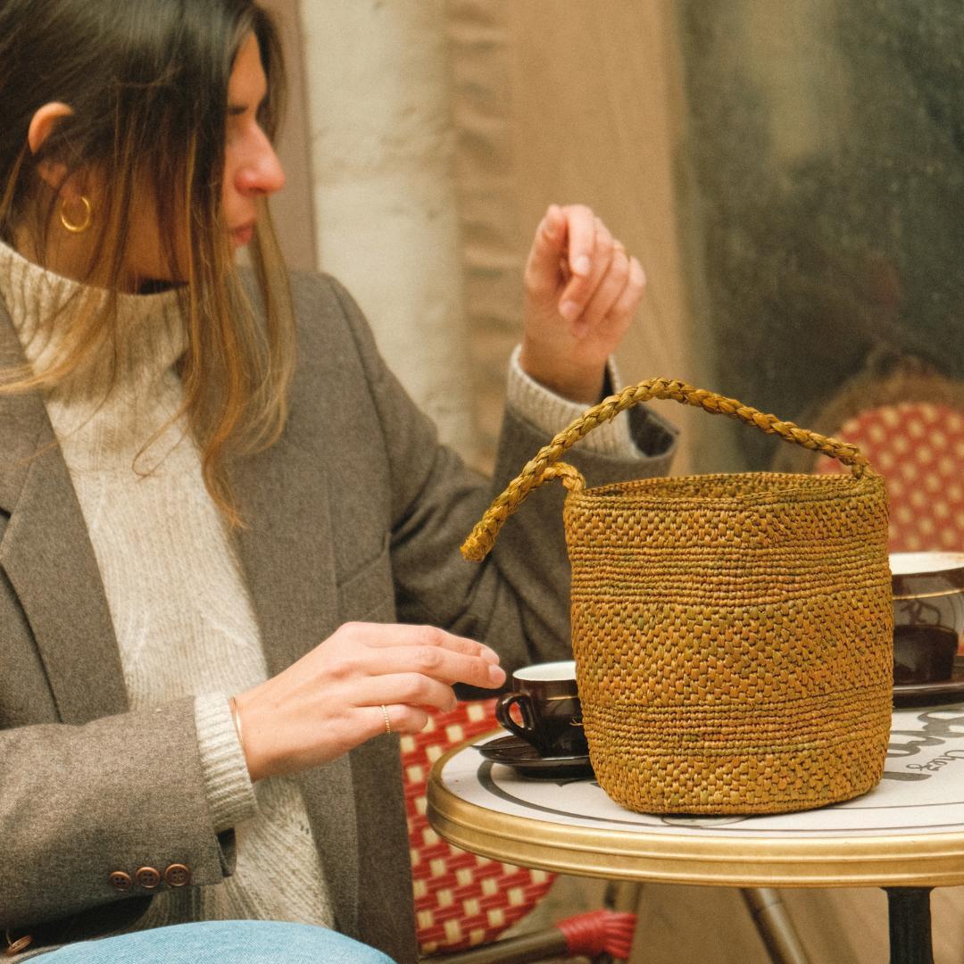 petit sac seau kaki en crochet de raphia